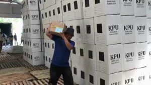 Logistik Pilkada Tiba di Gudang KPU Pekanbaru