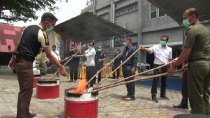 Ribuan Produk Ilegal Berbahaya Dimusnahkan di Pekanbaru