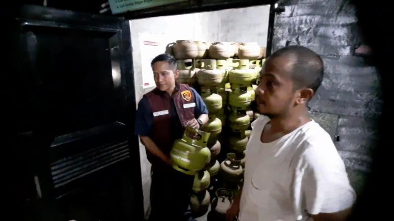 Polda Riau Gerebek Pangkalan Pengoplos Elpiji, Dua Orang Ditangkap